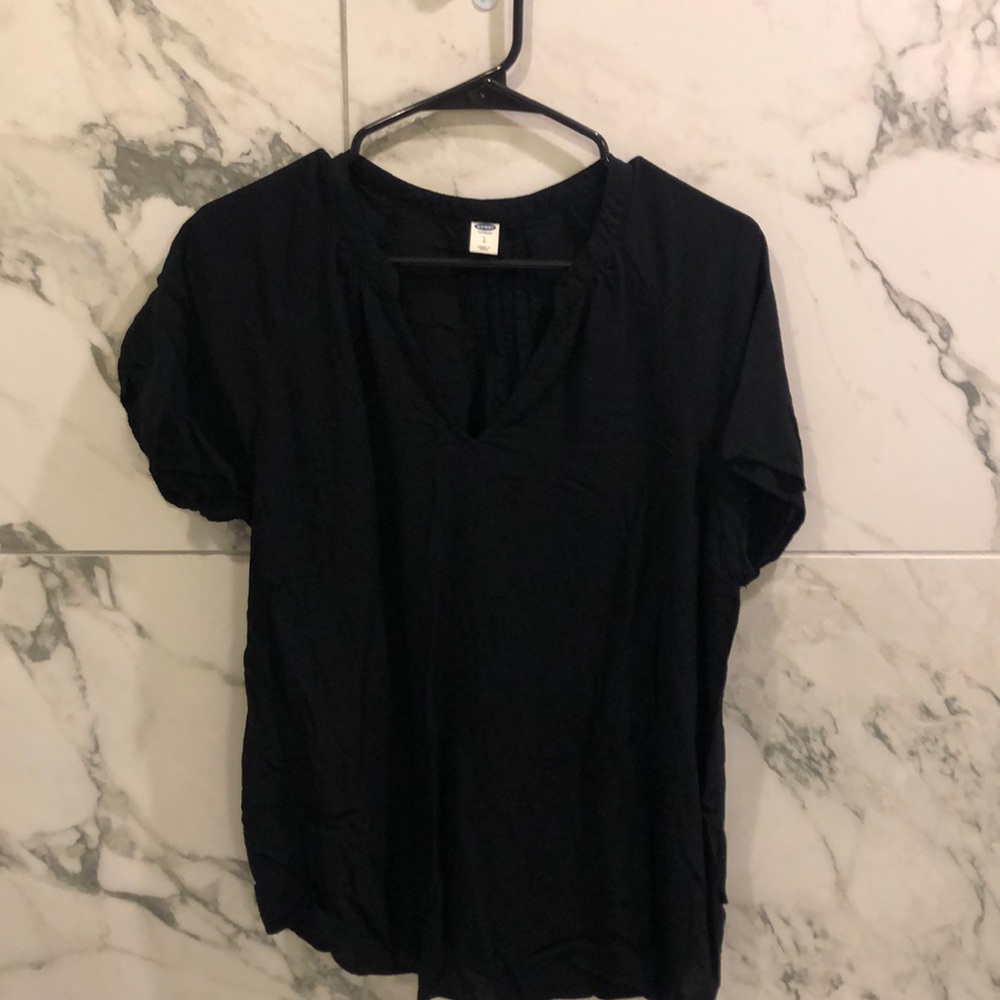 Old Navy black short sleeve tee
